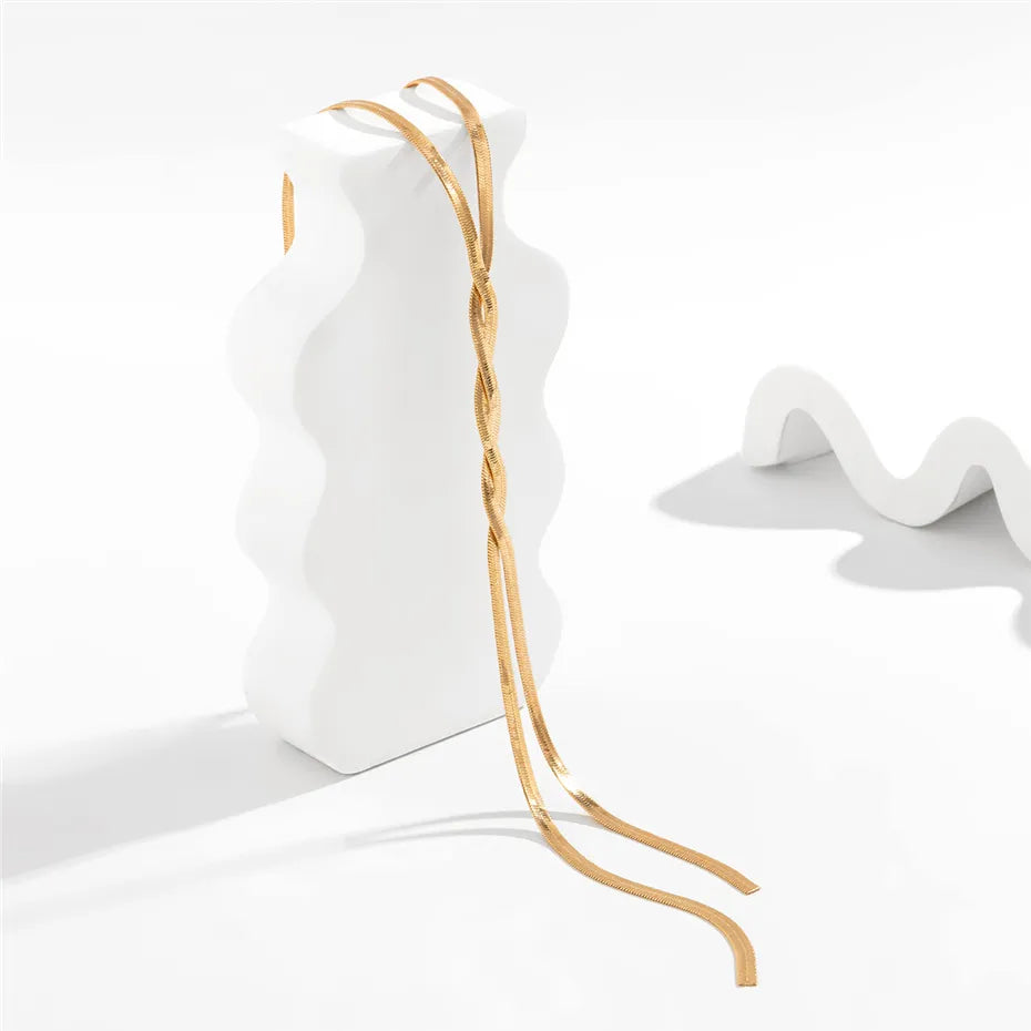 Elegant lang halskæde med justerbart slange-design