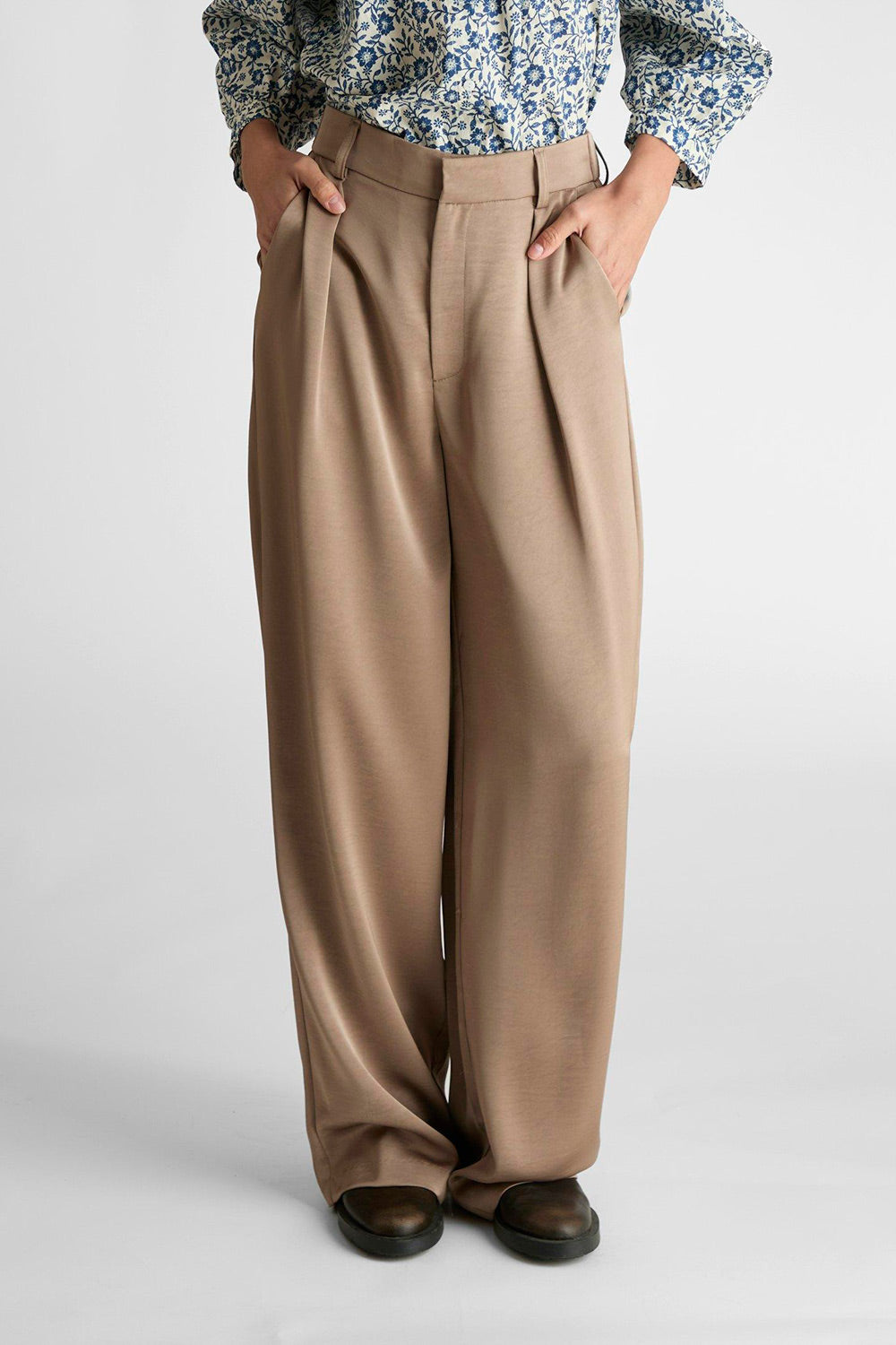 Alessandra Heavy Sateen Pants | Dark Taupe | Neo Noir Trousers