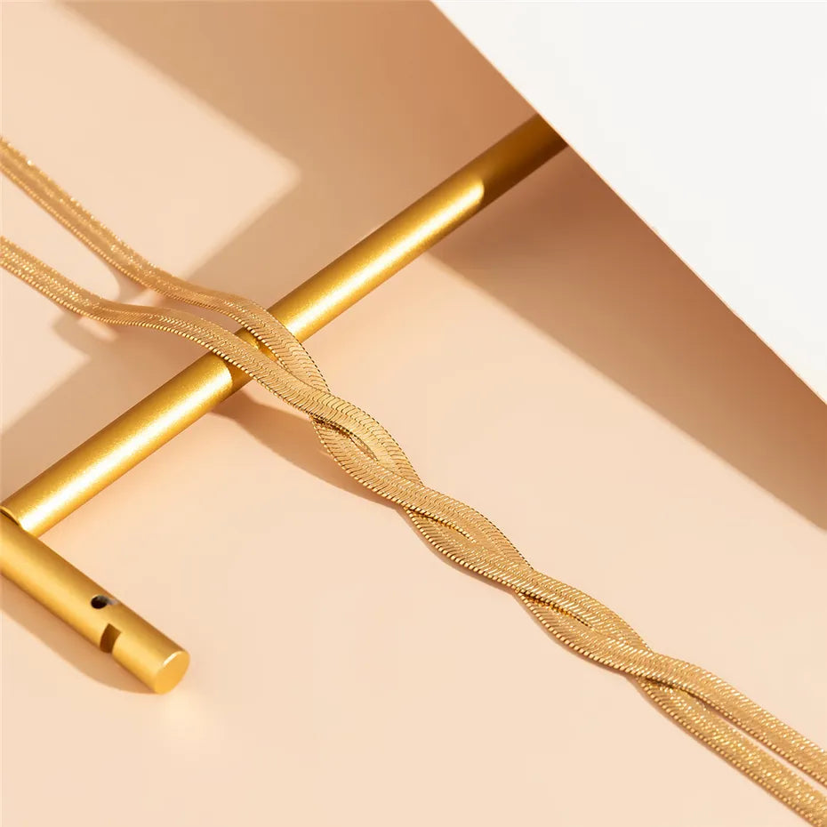 Elegant lang halskæde med justerbart slange-design