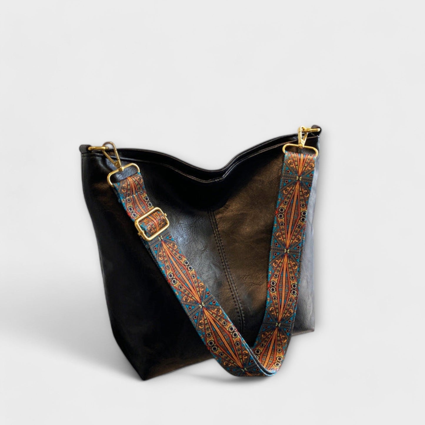 Lora - Chic Vintage Handbag