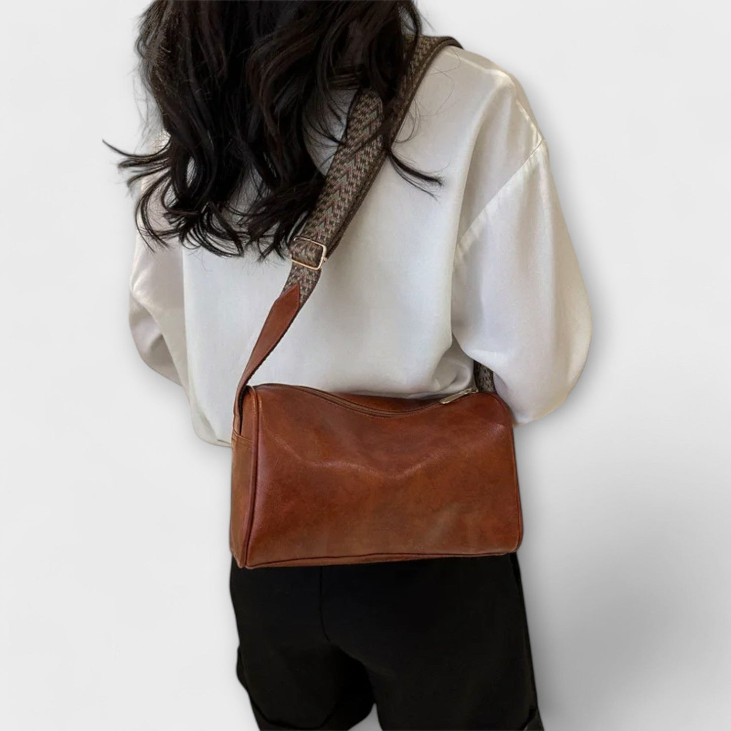 Lora. - Retro Shoulder Bag