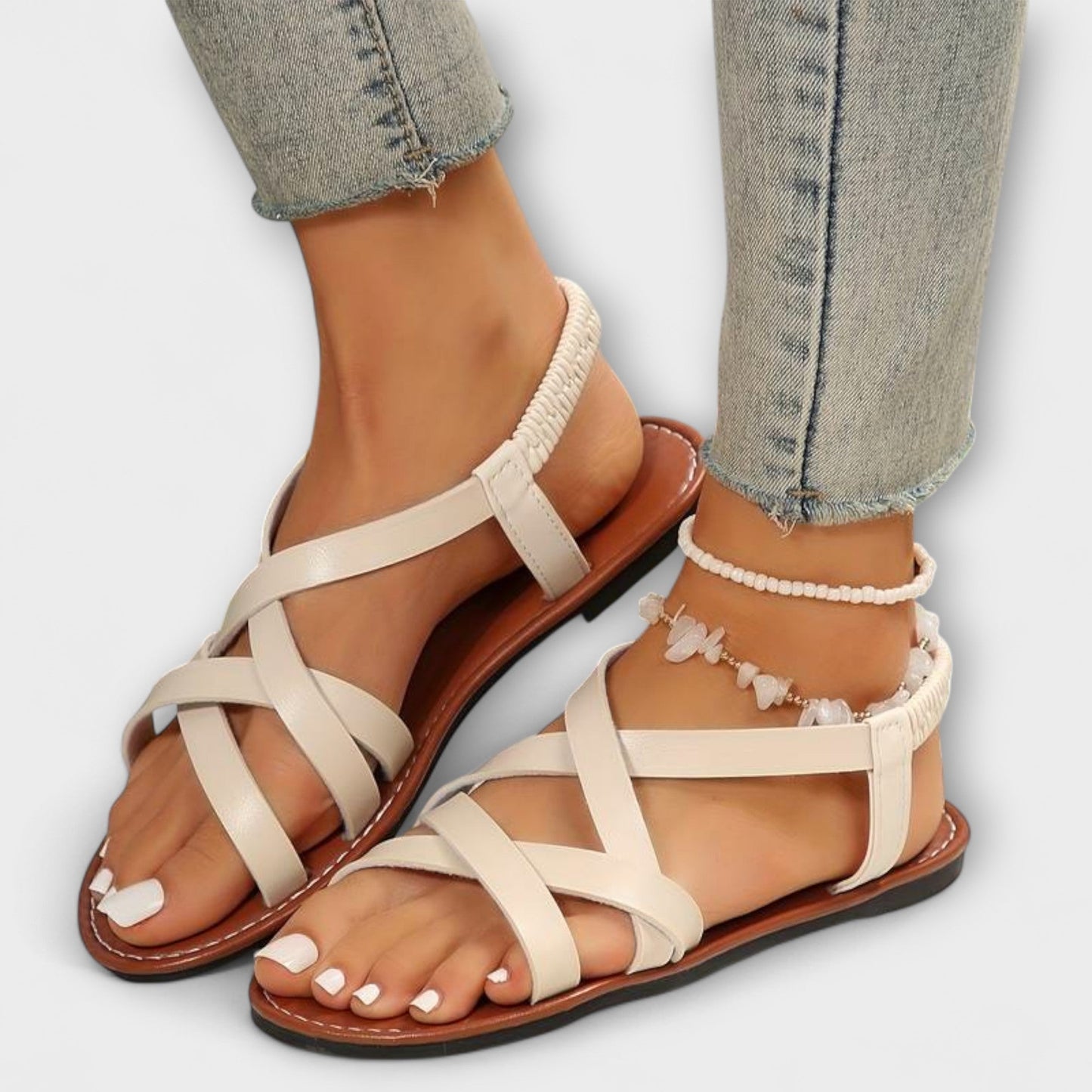 "Deborah - Dame Sandaler med Let Krydsrem" could be rewritten as "Deborah - Kvindelige Sandaler med Behagelig Krydsrem".