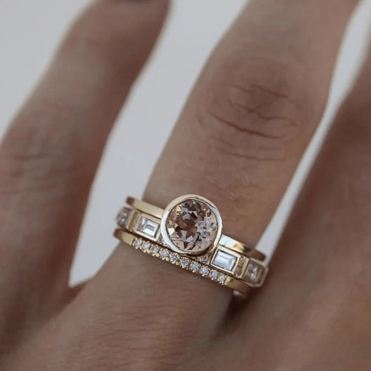Chic Ring with Inset