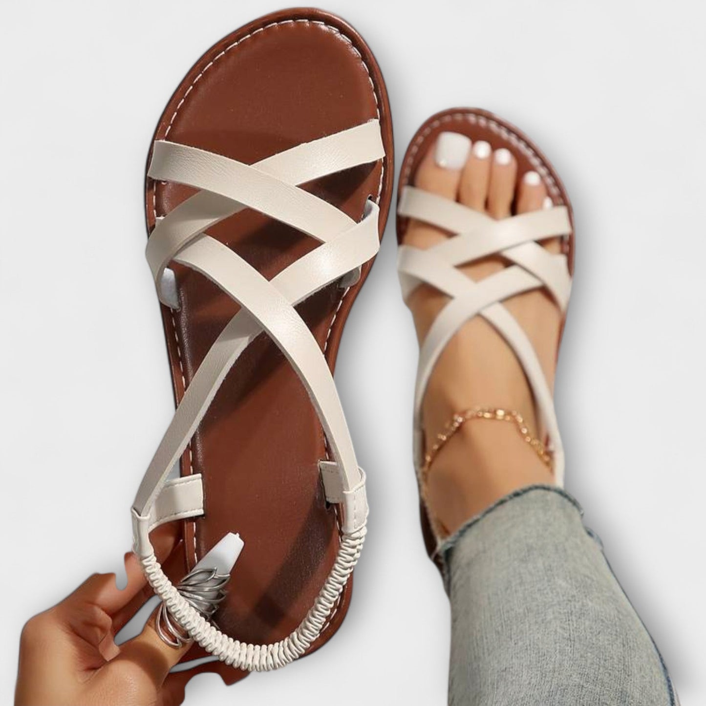 "Deborah - Dame Sandaler med Let Krydsrem" could be rewritten as "Deborah - Kvindelige Sandaler med Behagelig Krydsrem".