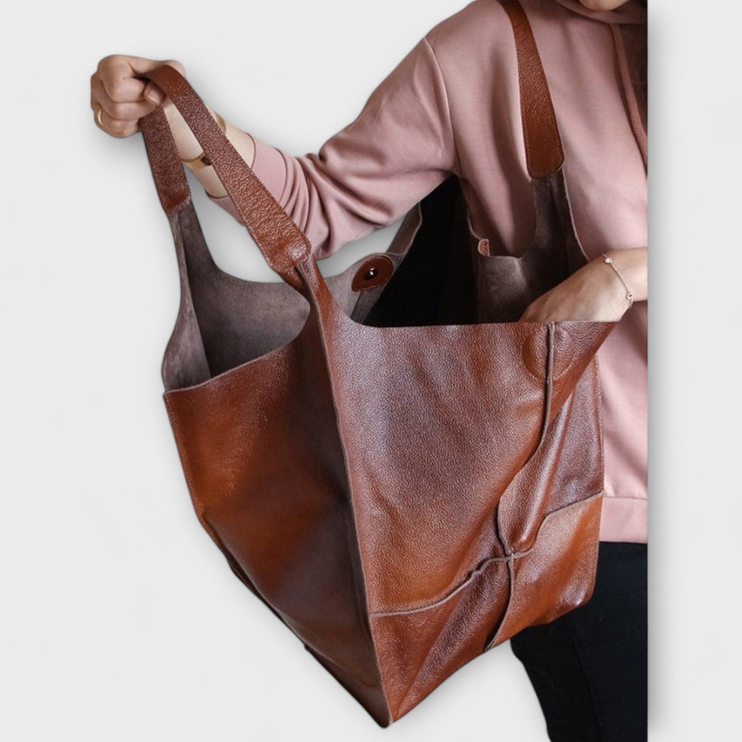 Lora. - Oversized Weekend Bag
