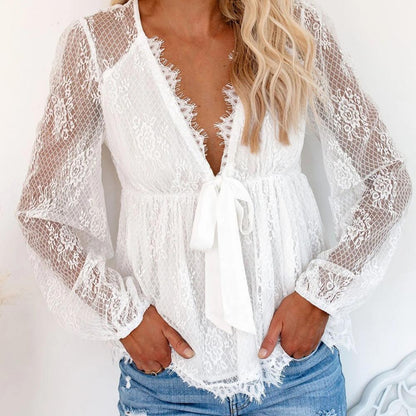 Joisse | Elegant Blondebluse med Dyb V-udskæring