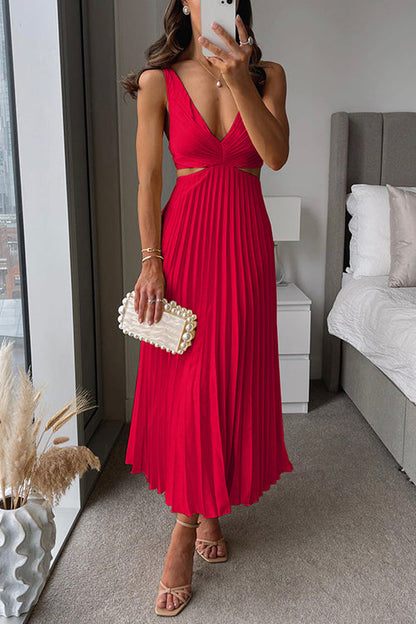 Elsa | Chic Pleated Maxi Dress