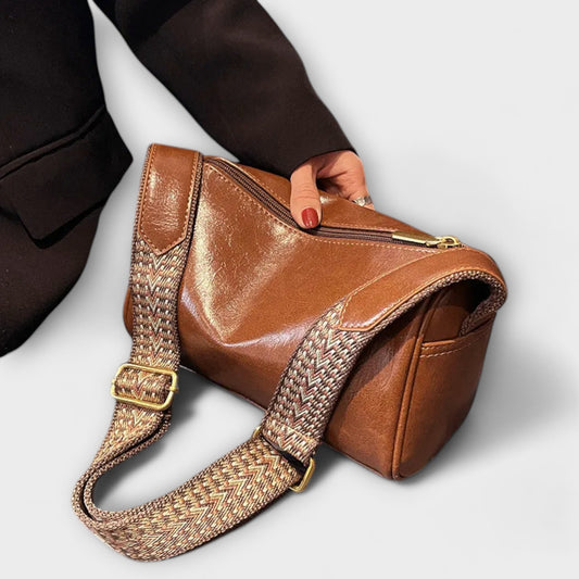 Lora. - Retro Shoulder Bag