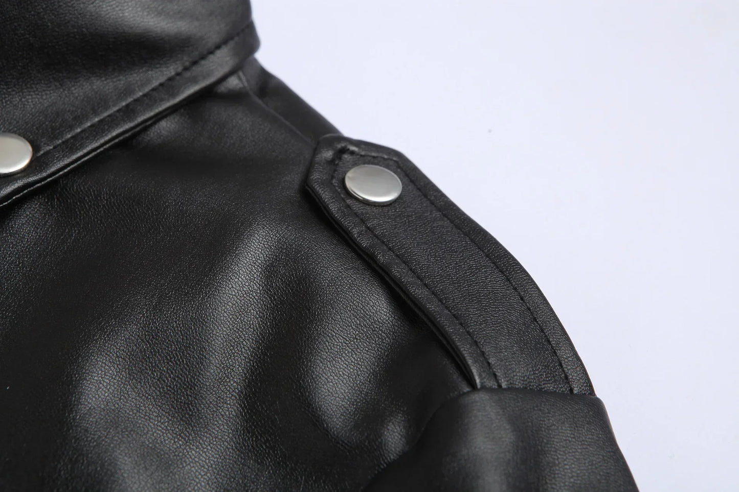 "Oliver™ | Klassisk Biker Læderjakke" can be rewritten as "Oliver™ | Classic Biker Leather Jacket".