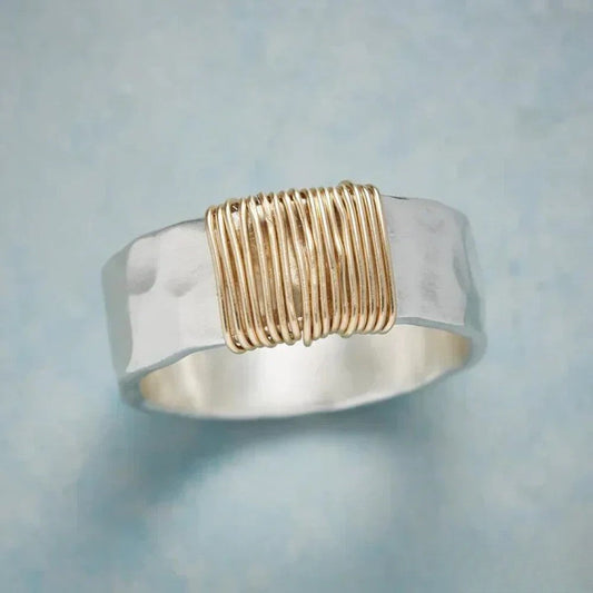 Vintage sølvring med gyldne detaljer