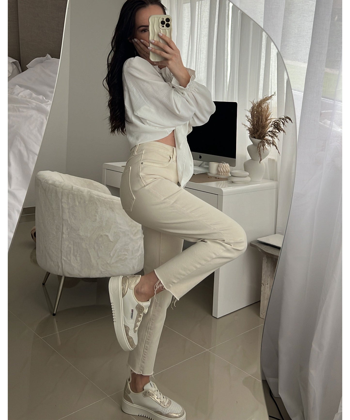 Diona | White
