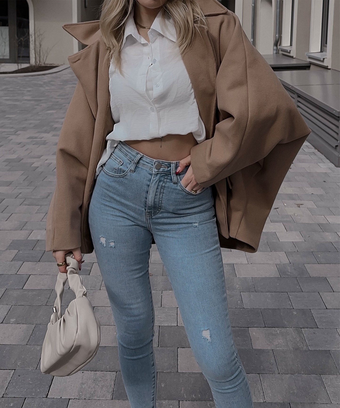 Diona | White