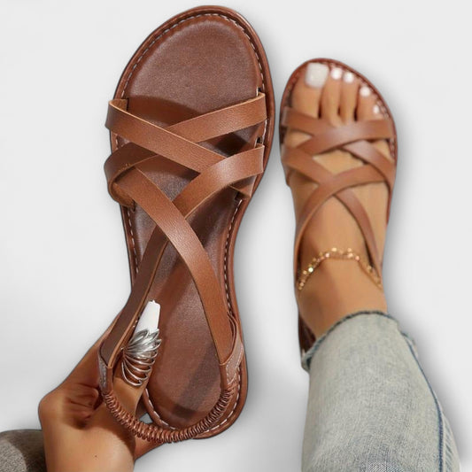 "Deborah - Dame Sandaler med Let Krydsrem" could be rewritten as "Deborah - Kvindelige Sandaler med Behagelig Krydsrem".