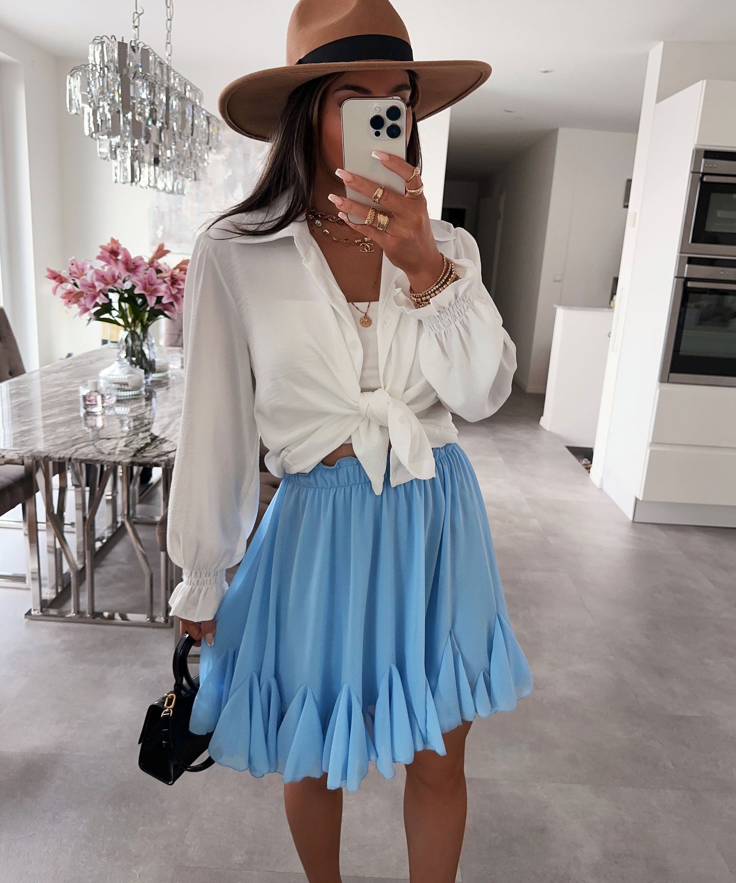 Diona | White