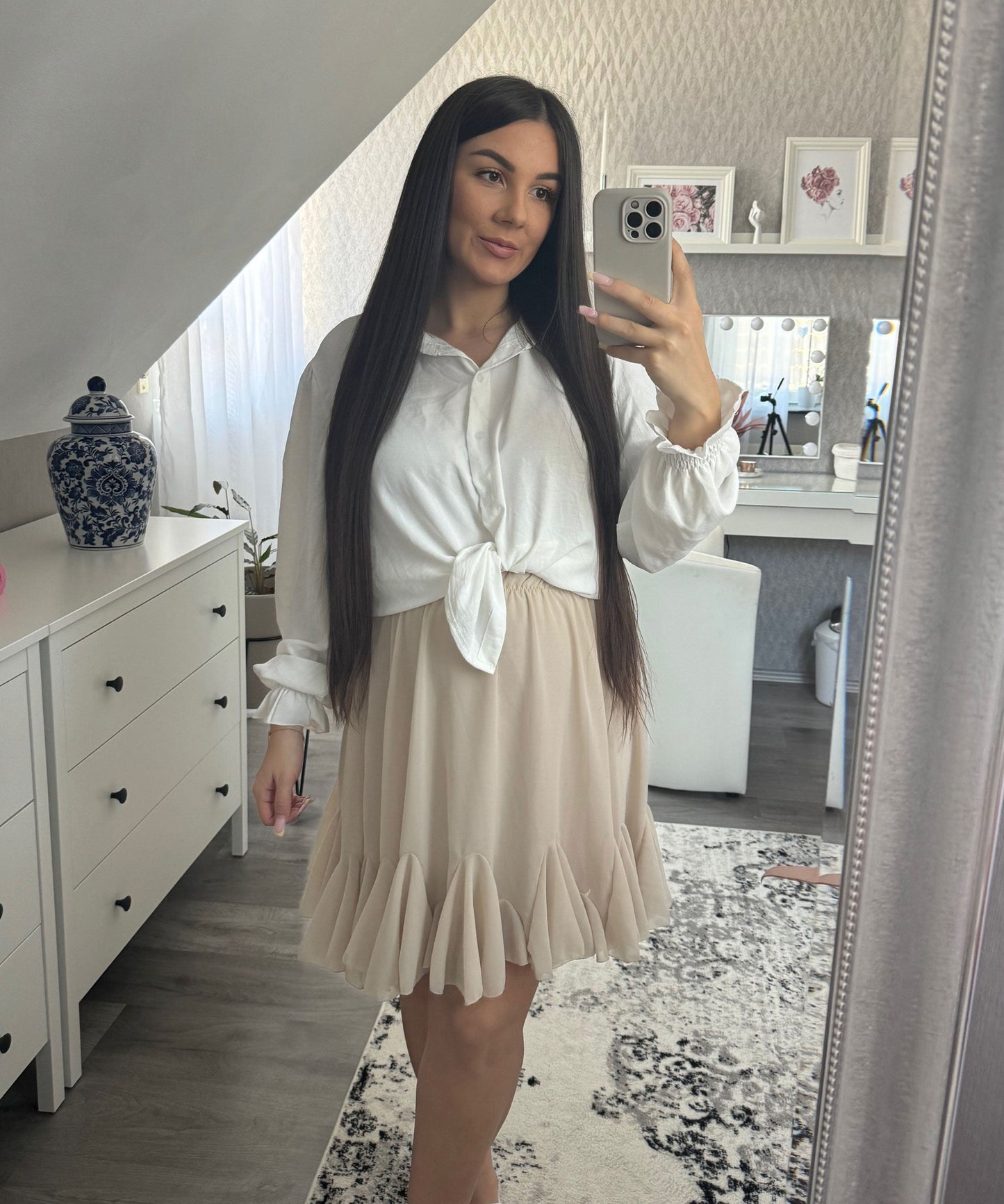 Diona | White