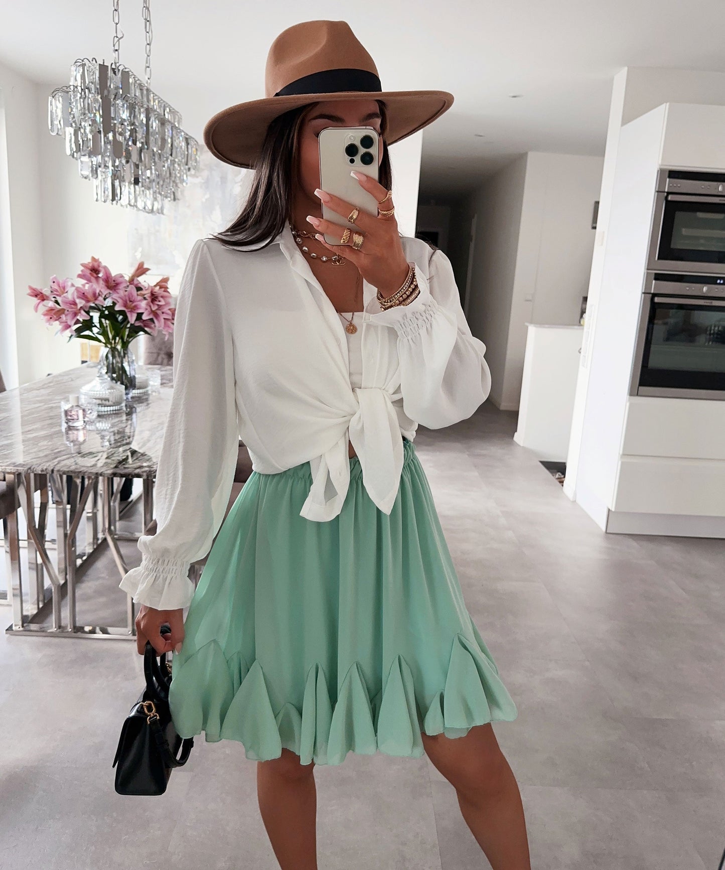 Diona | White